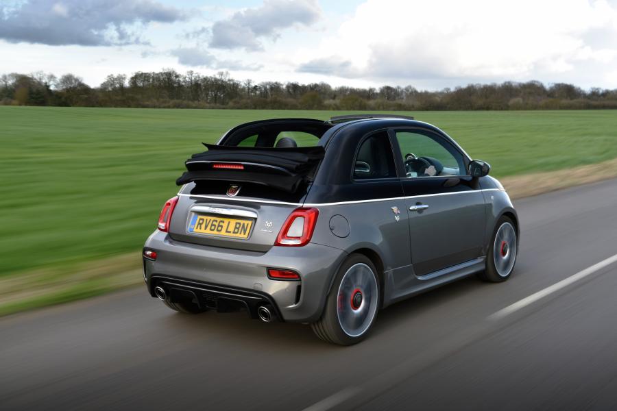  Abarth 595C Turismo (312) 2016 года  (UK) (фото 2 из 24)